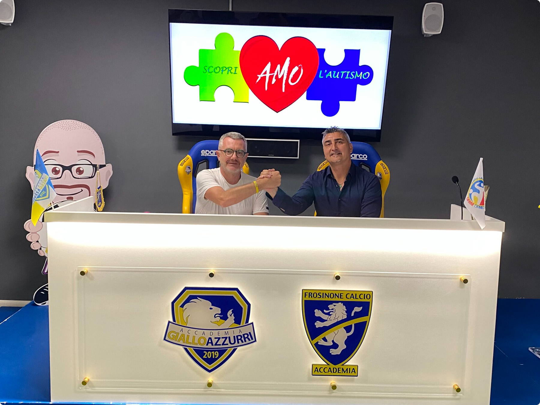 Firma dell'accordo tra Accademia GialloAzzurri e ScopriAMO l'Autismo
